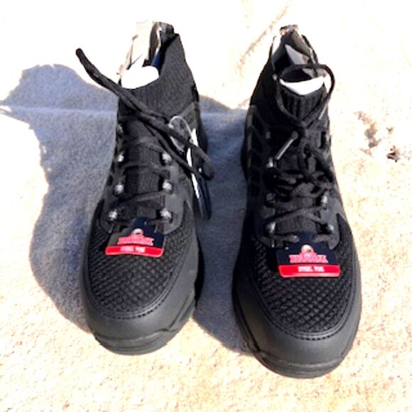 Size: 7 Steel Toe Shoes . Work & Safety . Slip Resistant . Comfort Insole . New